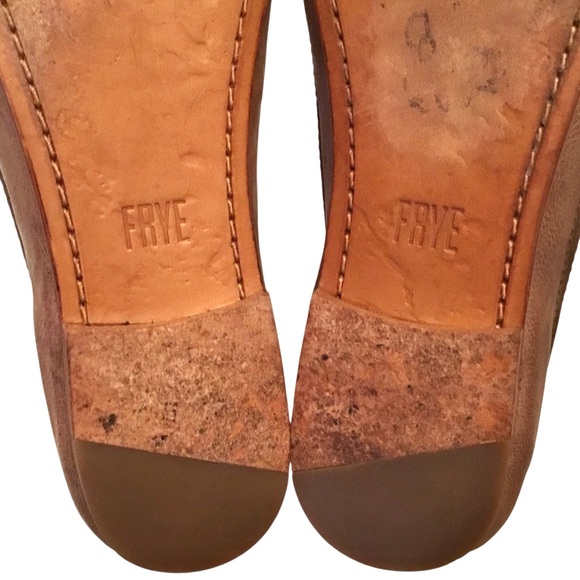 Frye Carson Ballet Flats Brown Tan Distressed Leather Slip-ons Size: 7.5B - Picture 12 of 13